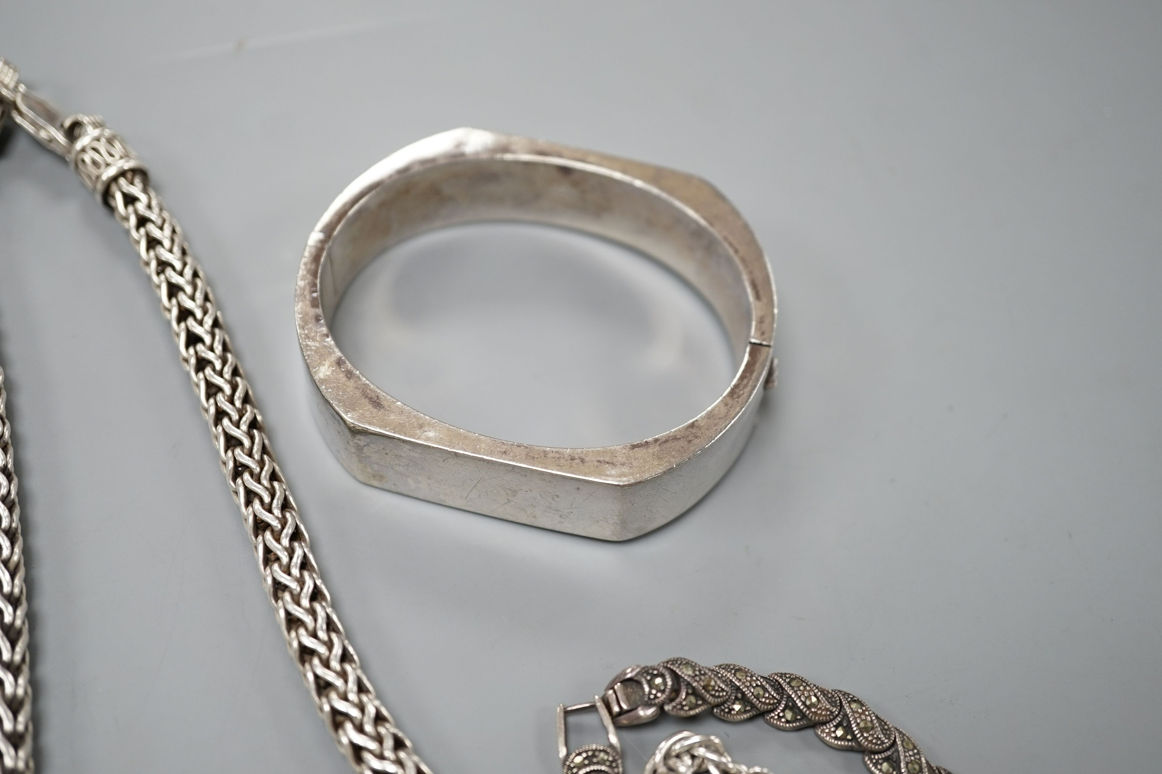 Assorted white metal jewellery including oval locket on albertina, 925 necklace and bracelet, bangles bracelets etc.